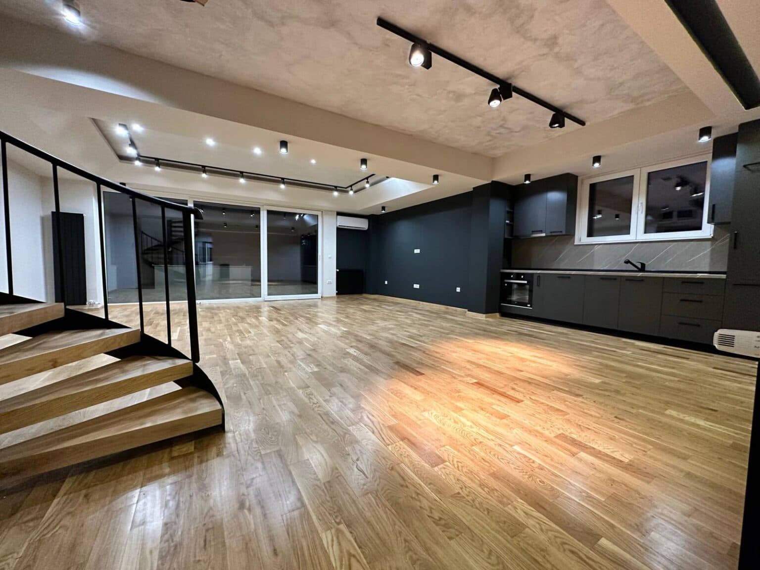 Стан 140м2 во Центар - За Продажба - Скопје - Слика 9