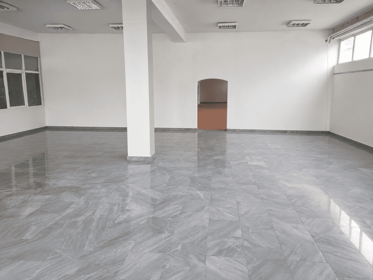 Деловен простор од 1.150 м² во индустриска зона Пинтија - За Изнајмување - Пинтија - Слика 6
