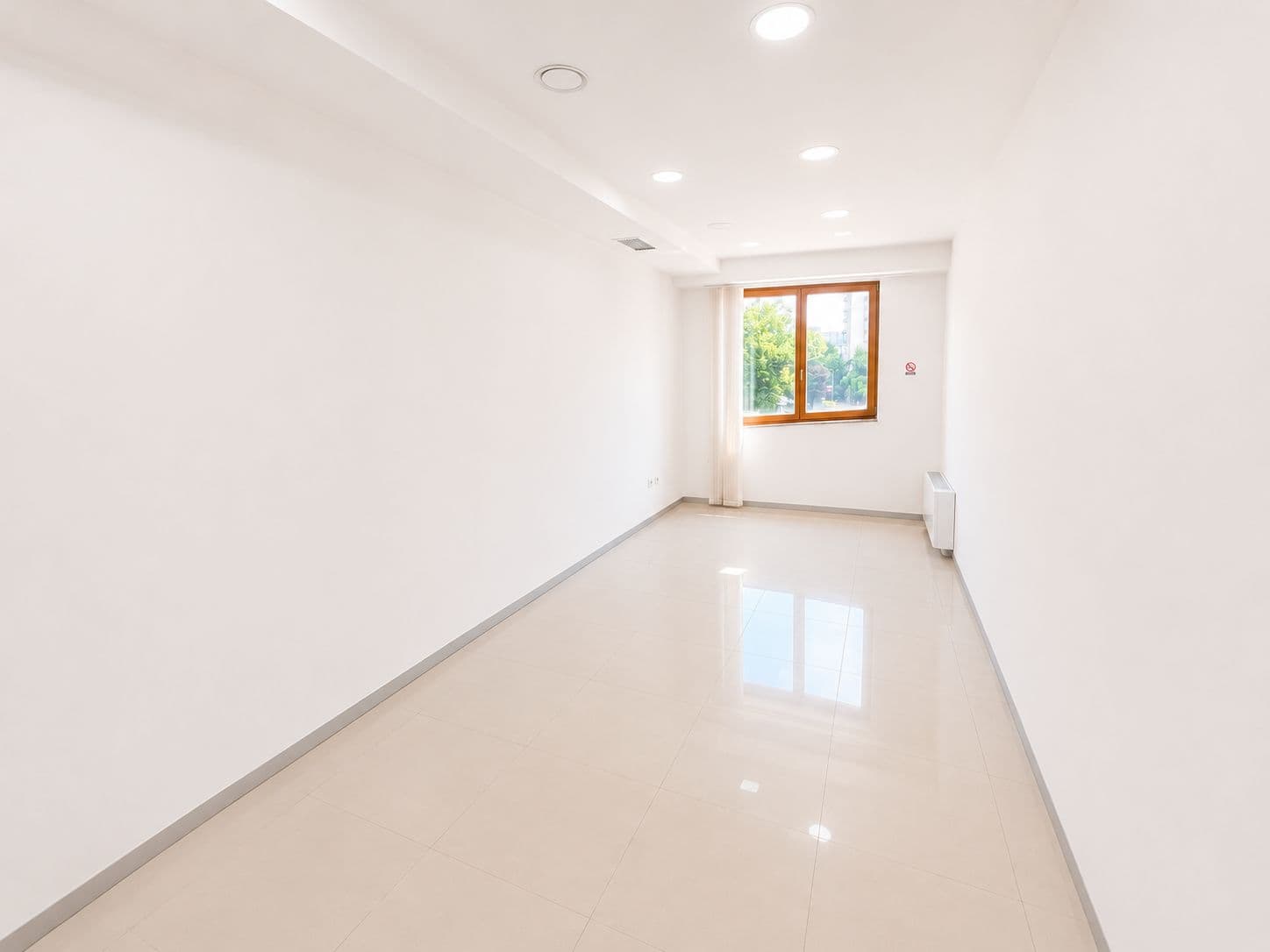 Office Space for Sale – 263 m² in a Business Building in the Center of Skopje - For Sale - Centar - Image 6