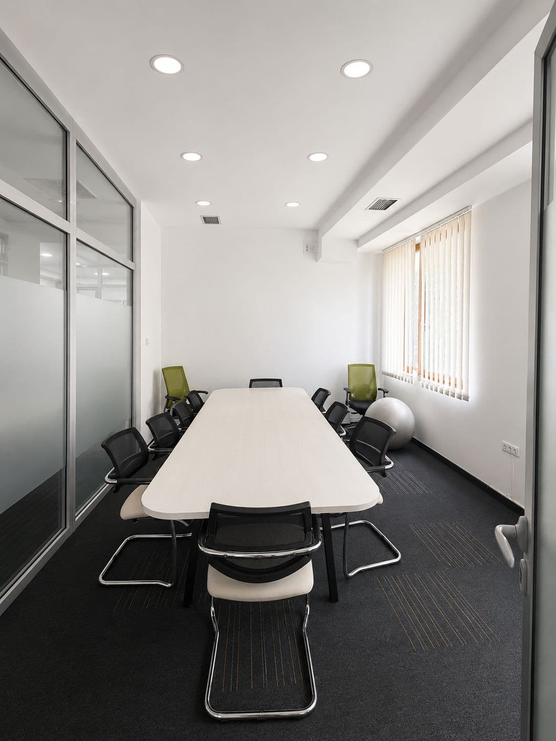 Office space 164m2 for sale in business building in the center of Skopje - For Sale - Skopje