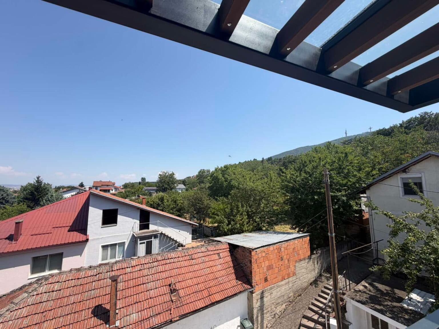 Spacious 220 m² apartment with a private rooftop in Zhdanec - For Rent - Skopje - Image 6