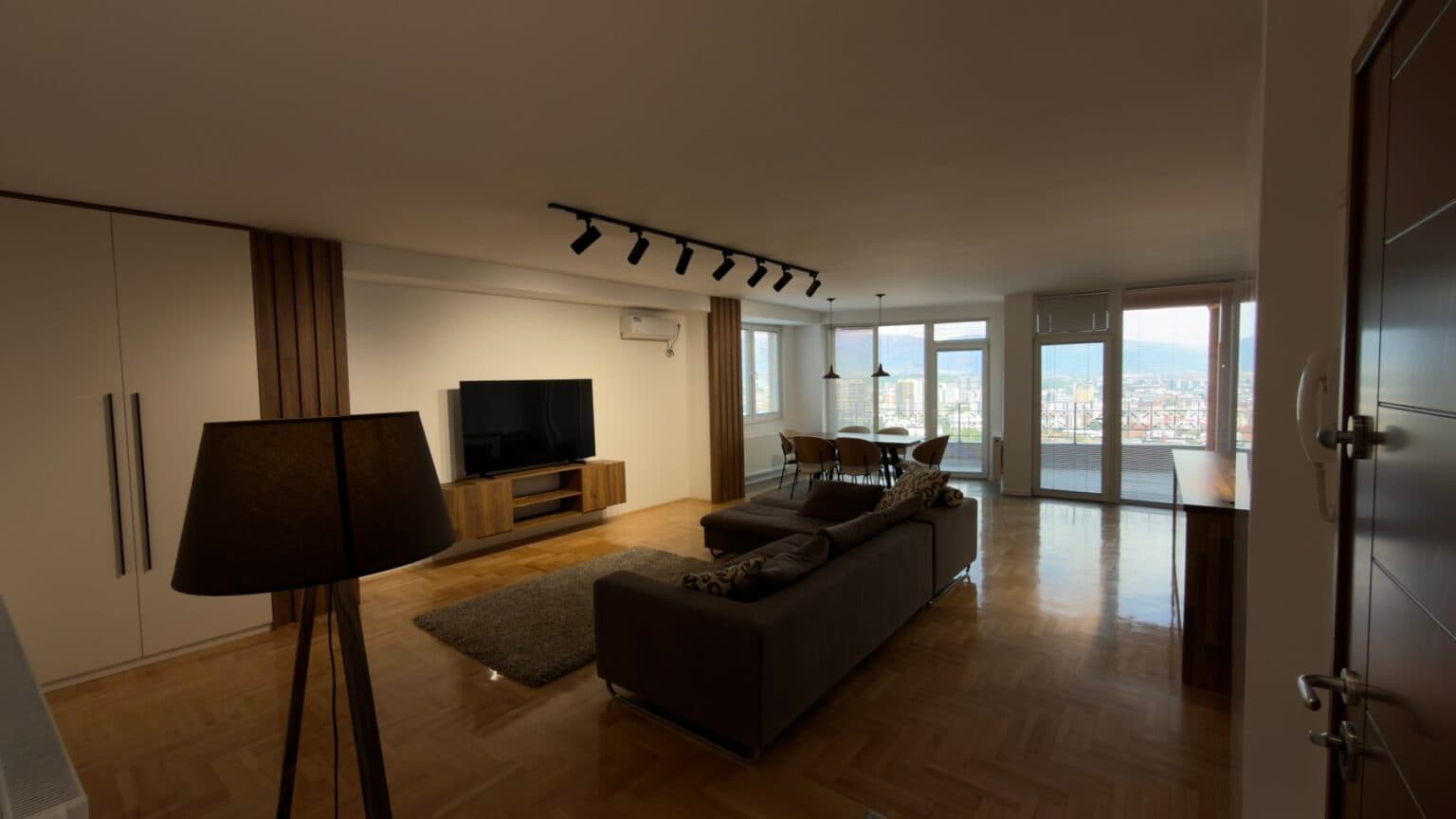 Apartment 150m² in Crniche - For Rent - Skopje