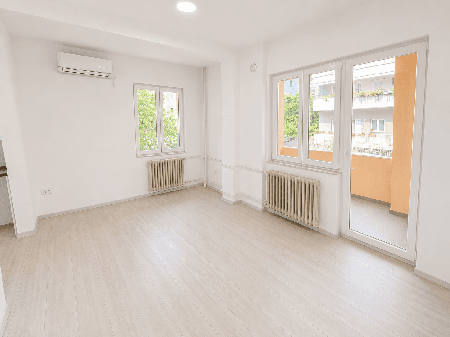 Commercial Space for Rent – 206 m² - For Rent - Centar