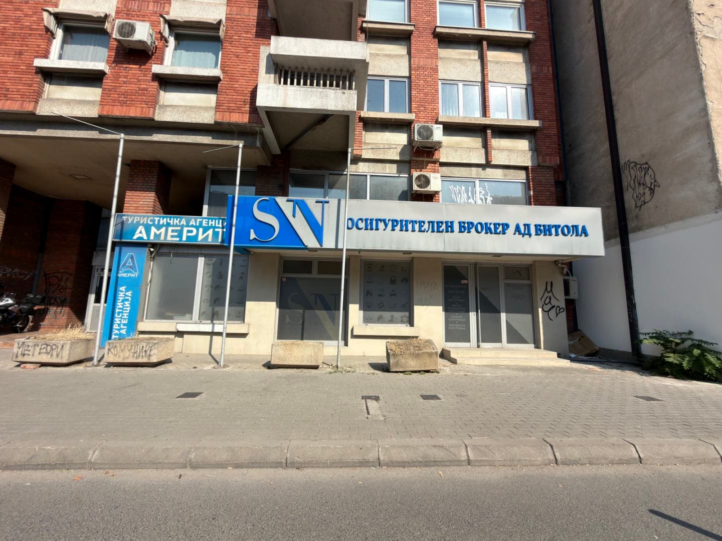 Деловен простор 287м2 за изнајмување во Центар - За Изнајмување - Центар - Слика 11