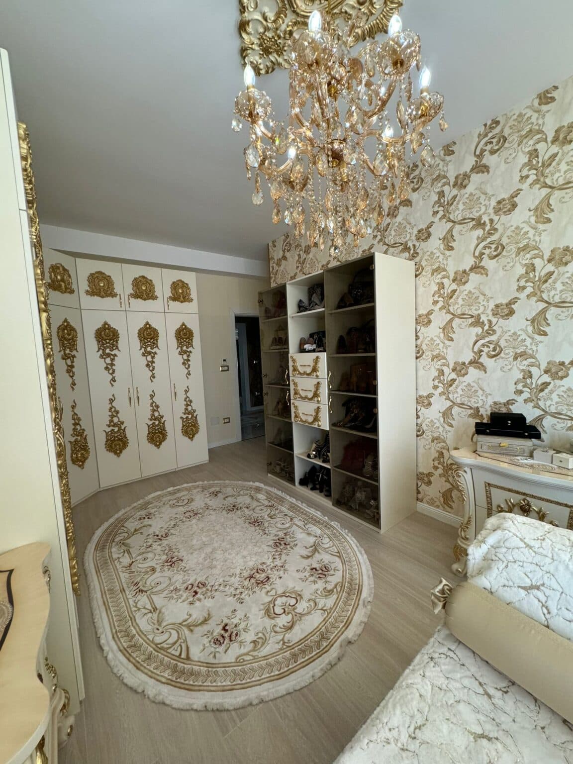 Apartment 140м2 in Chair - For Sale - Skopje - Image 18