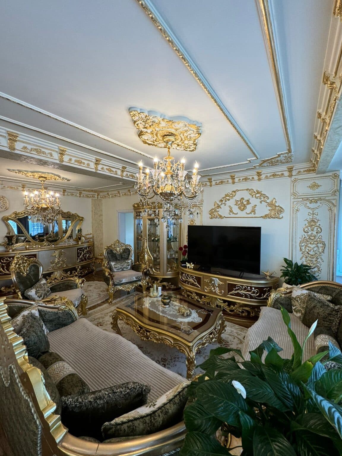 Apartment 140м2 in Chair - For Sale - Skopje
