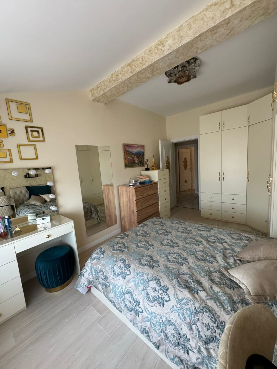 Apartment 140м2 in Chair - For Sale - Skopje - Image 21