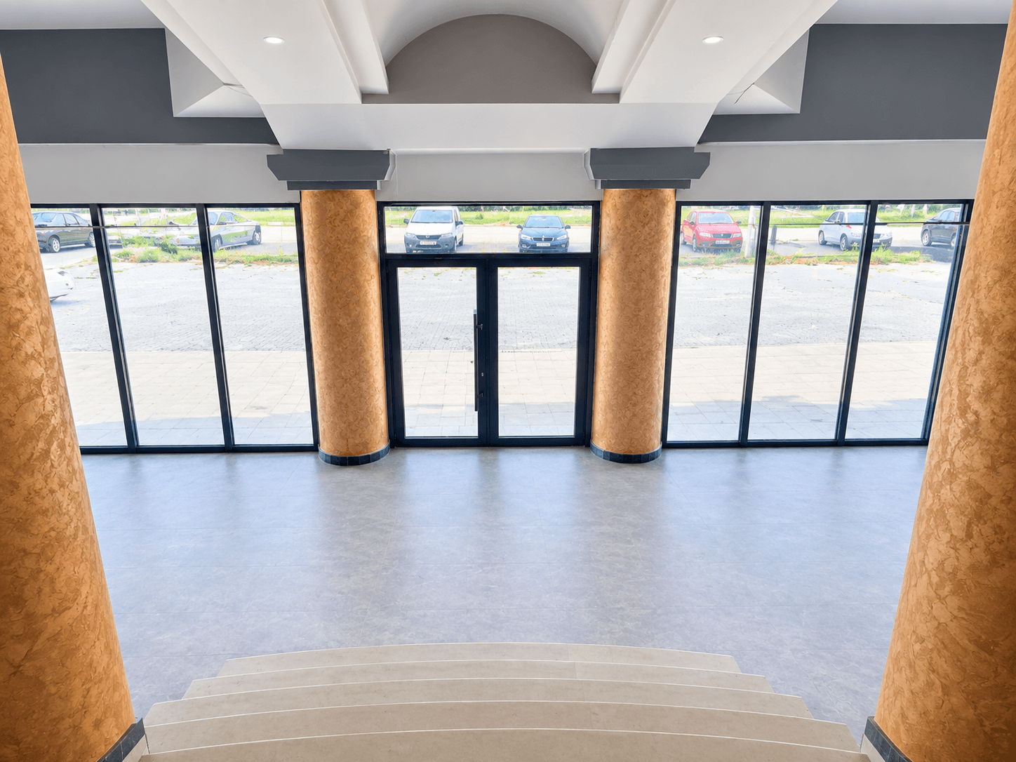 Commercial Space for Rent 618m² - 2
