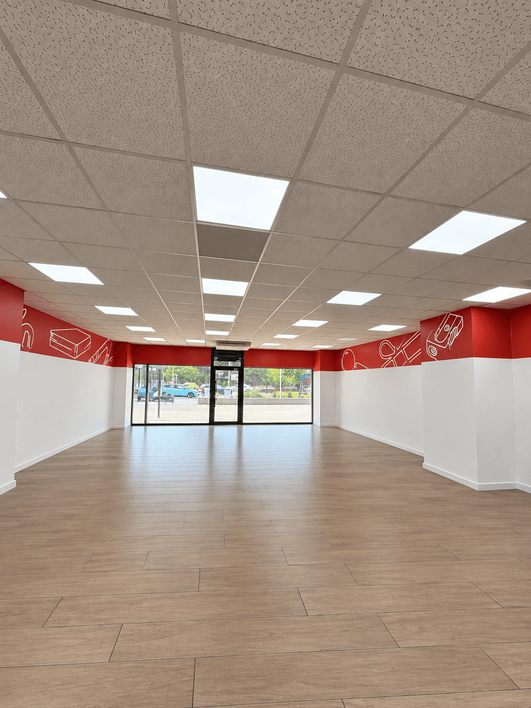 Commercial Space for Rent 100m2 Aerodrom - 2