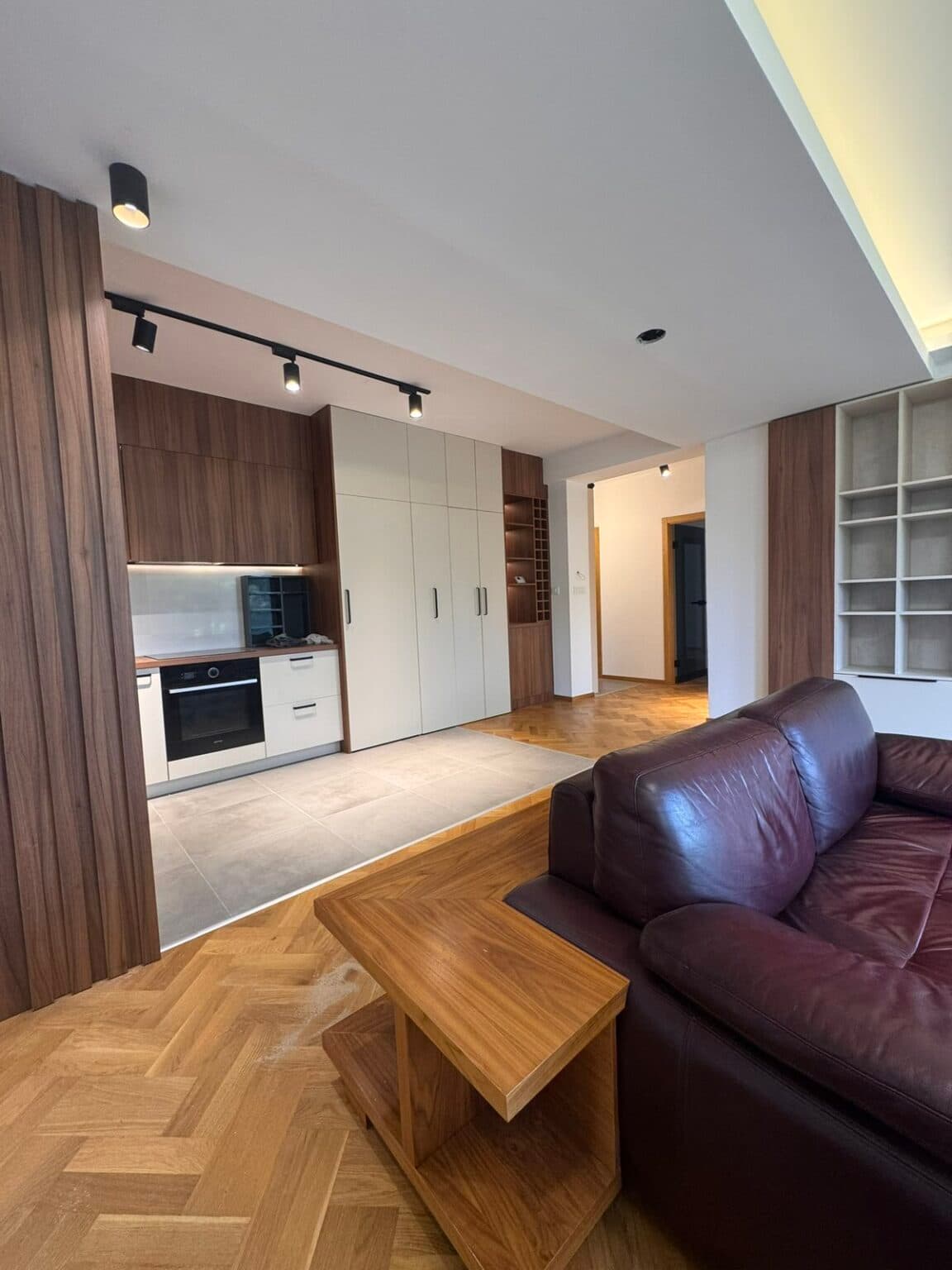 Apartment 115 m² Near the Aleksandar Palace Hotel - For Rent - Skopje - Image 4