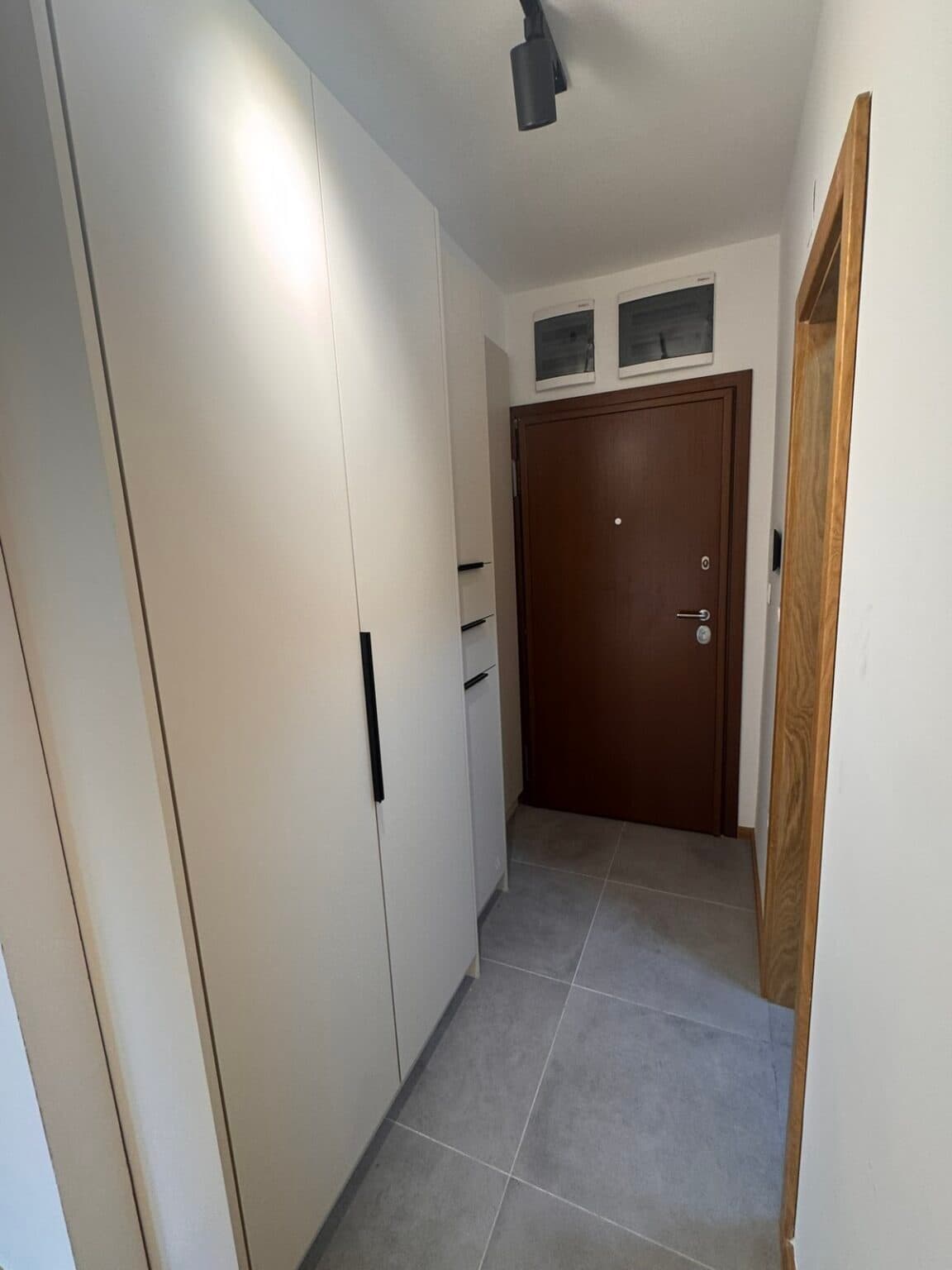 Apartment 115 m² Near the Aleksandar Palace Hotel - For Rent - Skopje - Image 12