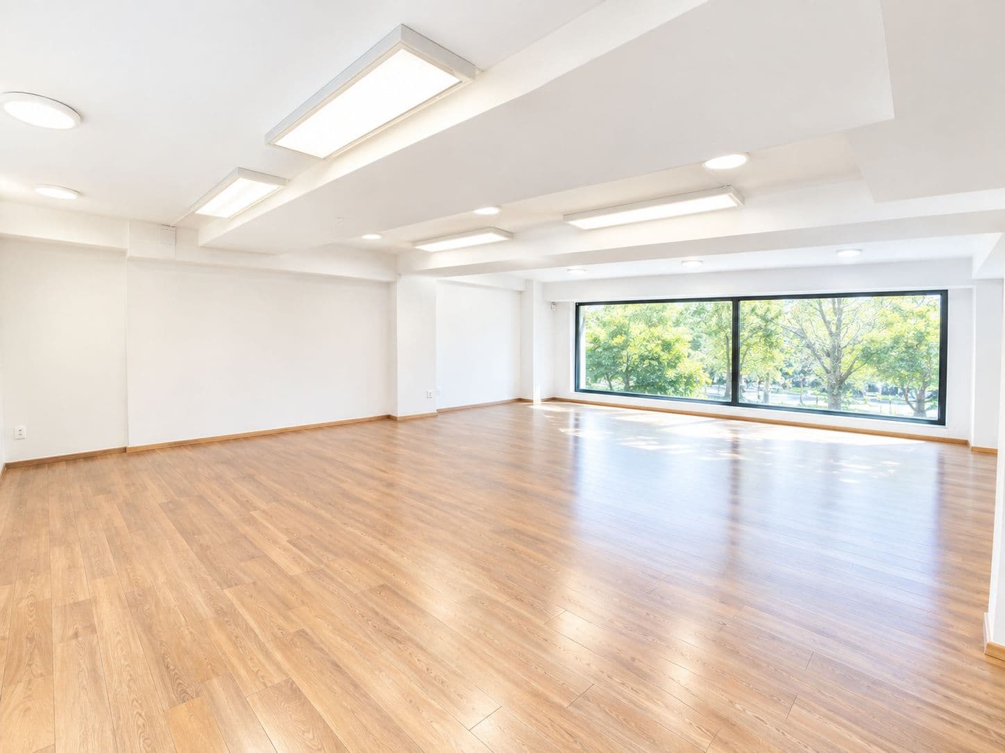 Се издава деловен простор 190 м² во Тафталиџе - За Продажба - Карпош - Слика 5