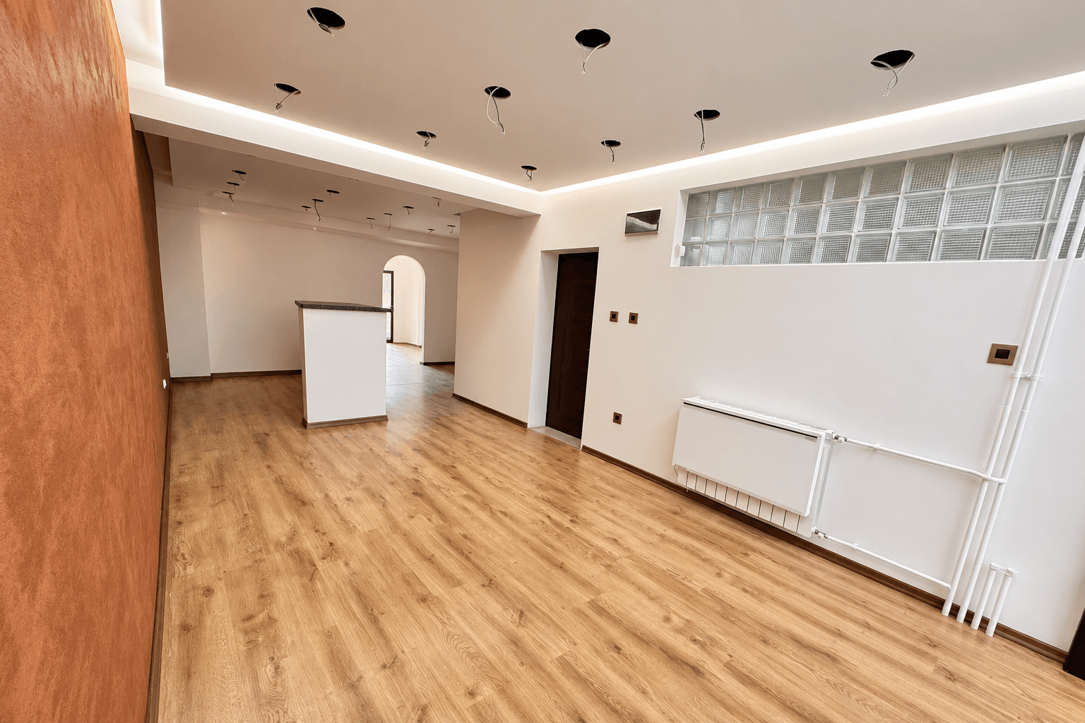 Business Space of 100 m² for rent in Centar - For Rent - Centar - Image 1