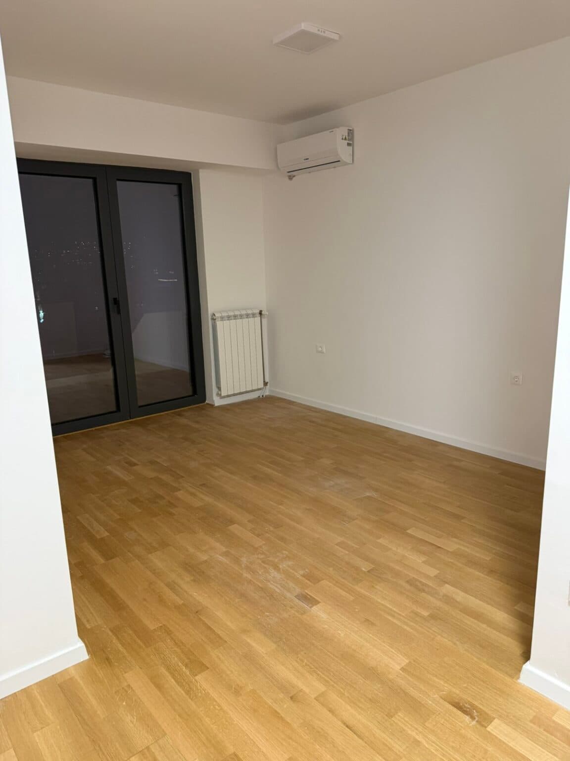 Business space for rent 97 m² in Grand River - За Изнајмување - Центар - Слика 4