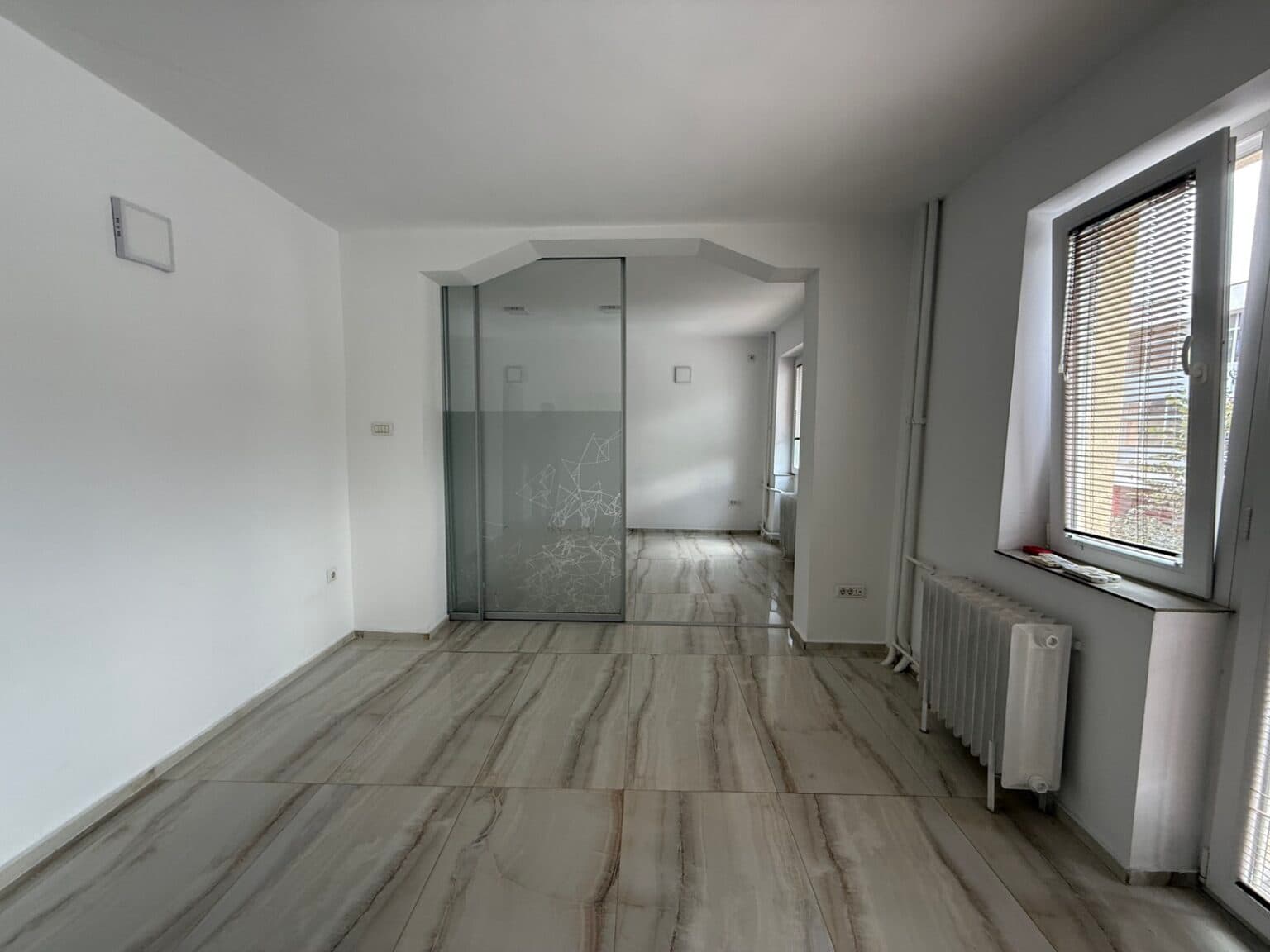 Се издава деловен простор од 106 м² во Центар - За Изнајмување - Центар - Слика 6