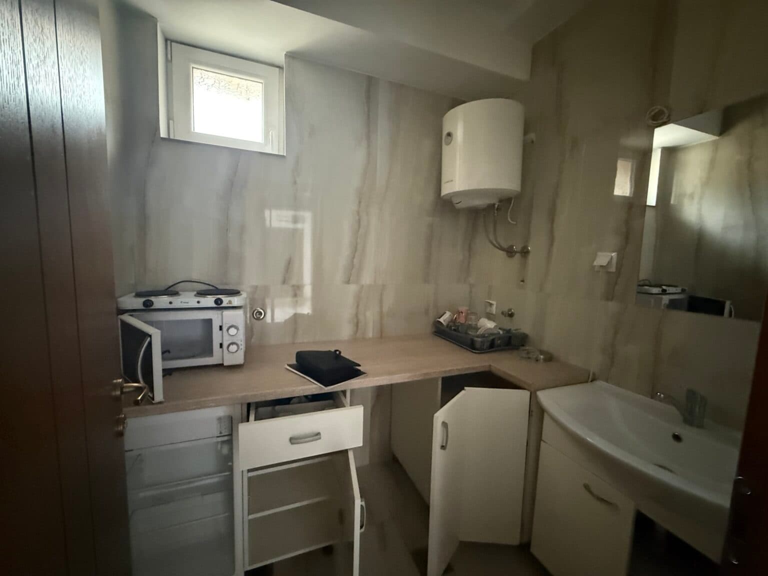 Се издава деловен простор од 106 м² во Центар - За Изнајмување - Центар - Слика 13