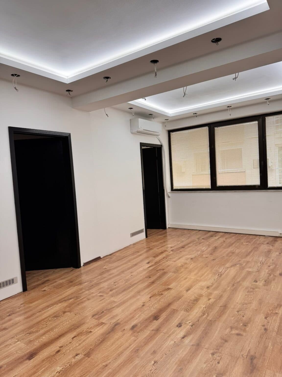 Business Space of 100 m² for rent in Centar - For Rent - Centar - Image 4