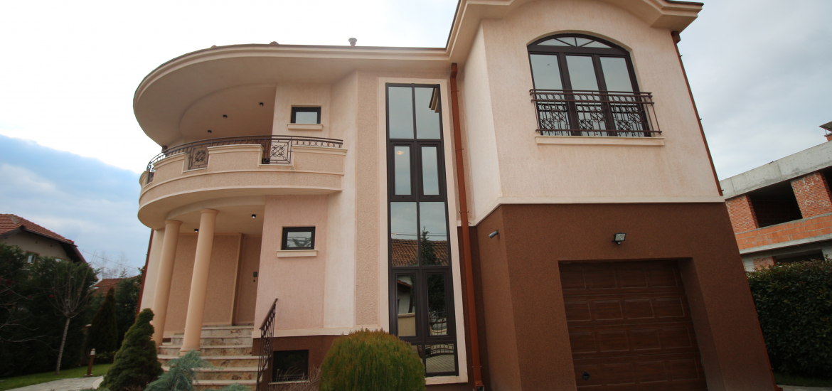 house with a pool in Skopje